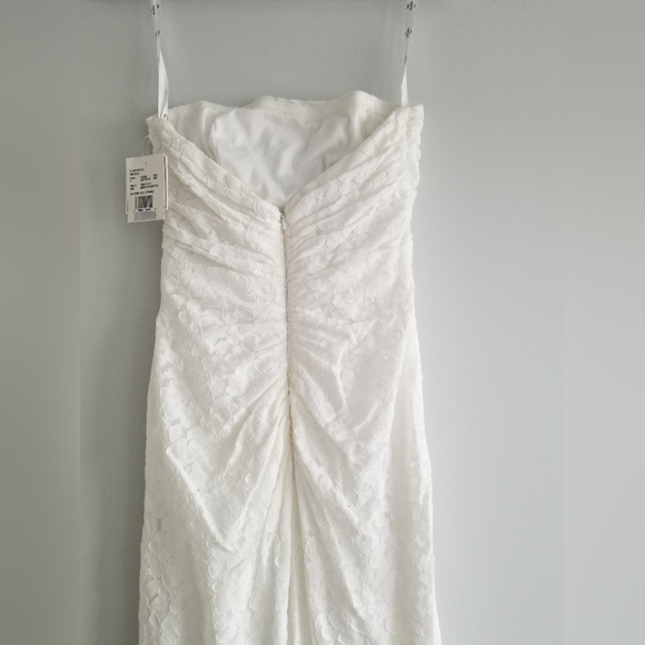 David's Bridal Strapless Wedding Dress - Size 4 - Picture 3 of 7